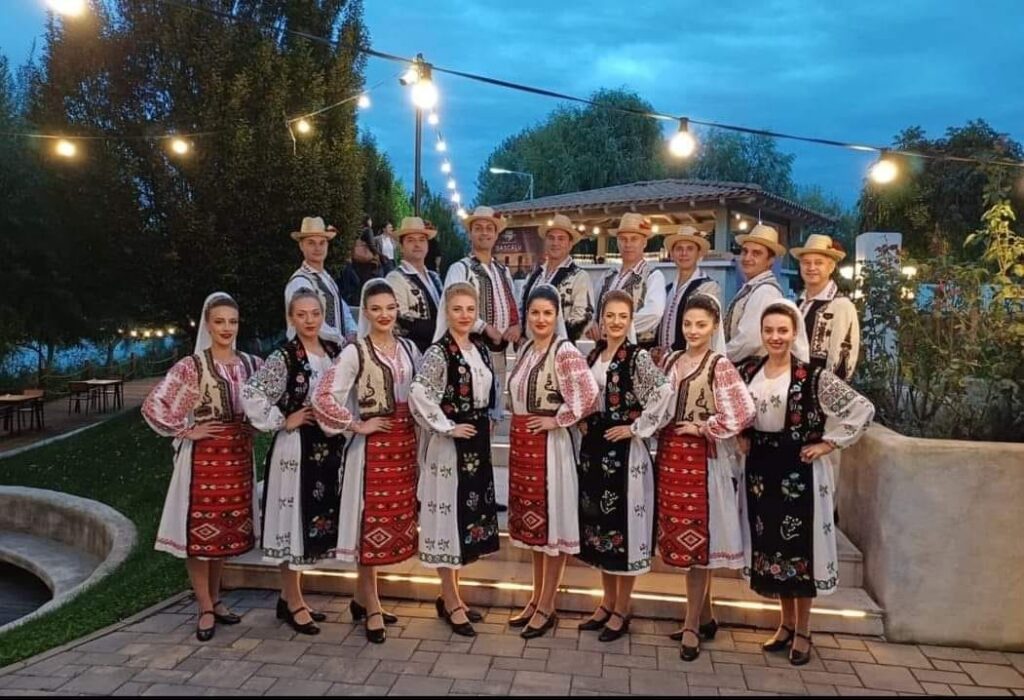 Secția Ansamblul de dans popular ,,Maria Tănase