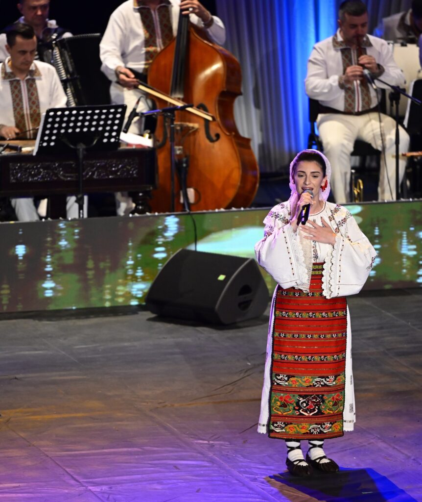 Prima Seară: Andreea Maria Dinu