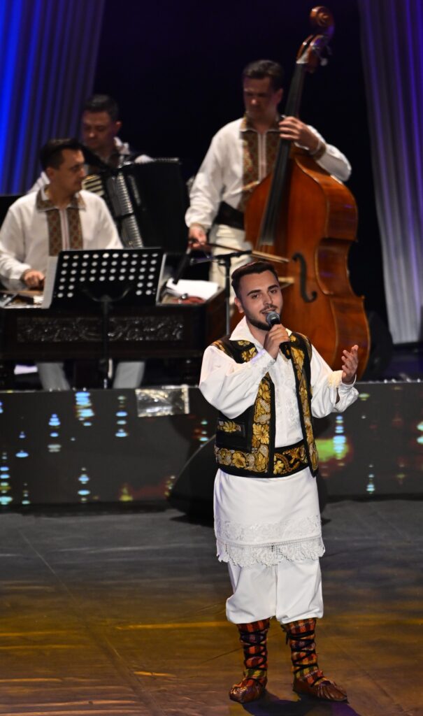 Seara2:  Dorinel Gavriluț