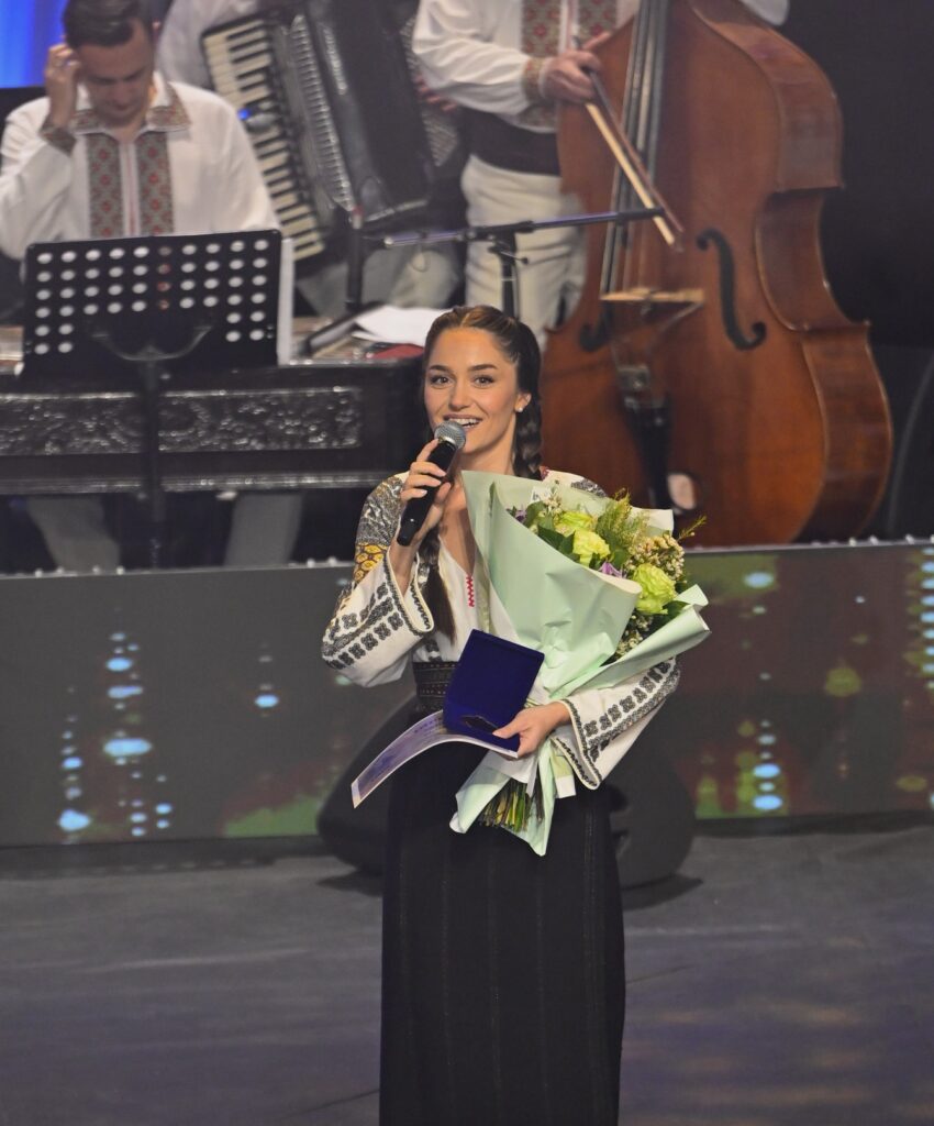 Premiul III – secțiunea vocală – Ioana Ștefan