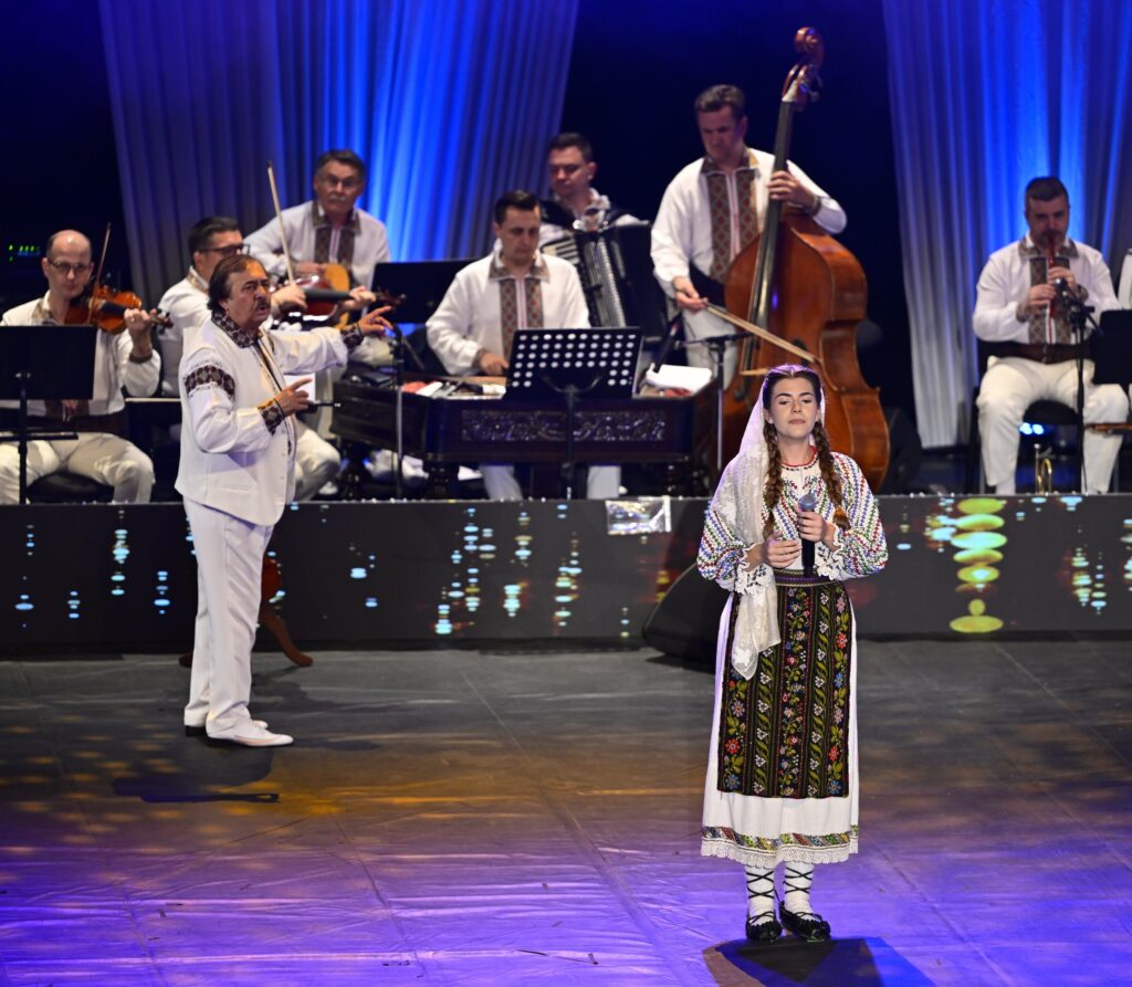 Seara2: Anastasia-Elena Boroată