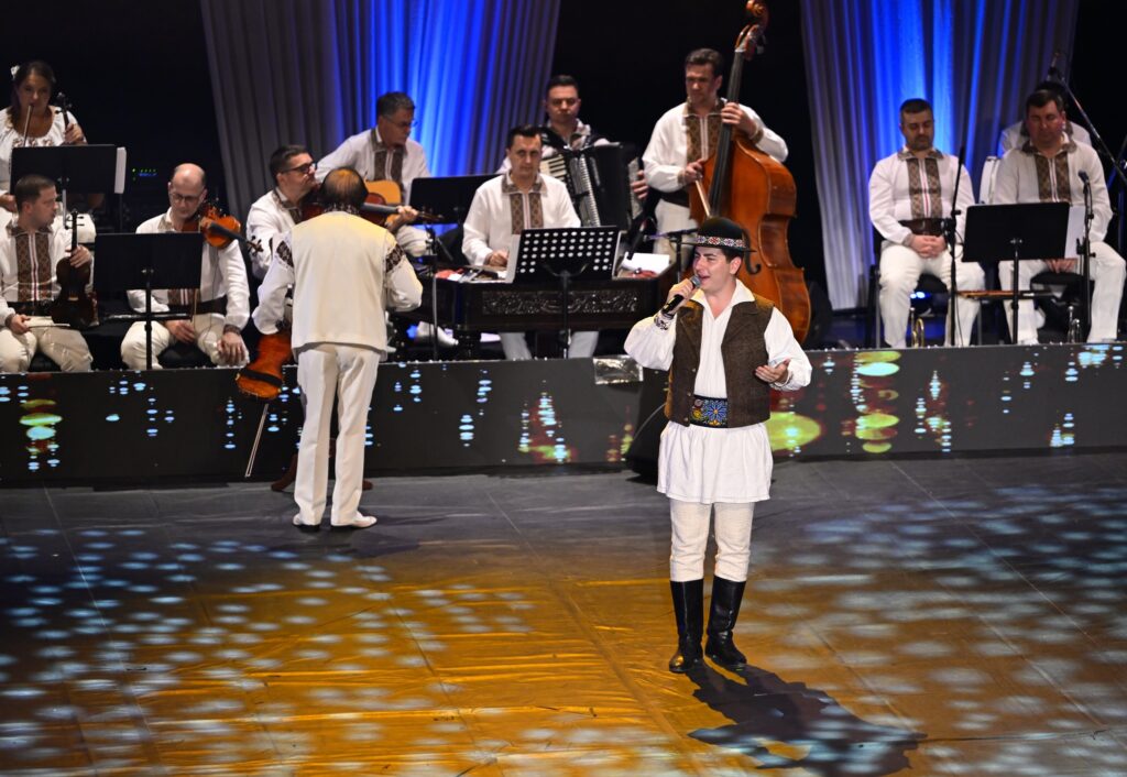 Seara2: Cosmin Cotîrlă