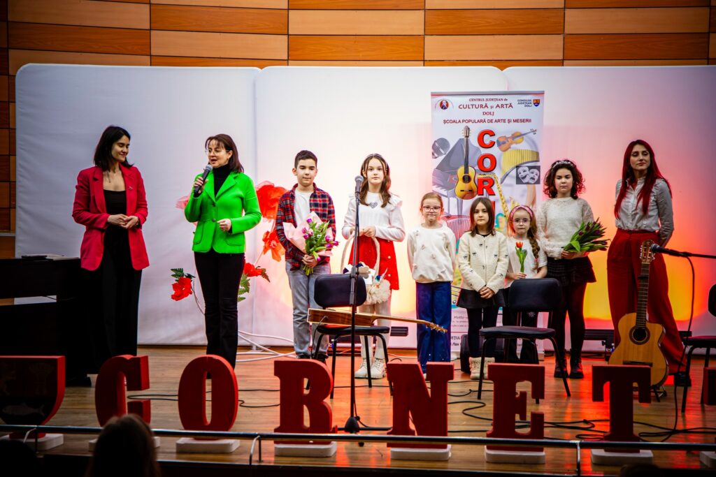 Spectacolul Femeia, inspirație și cântec